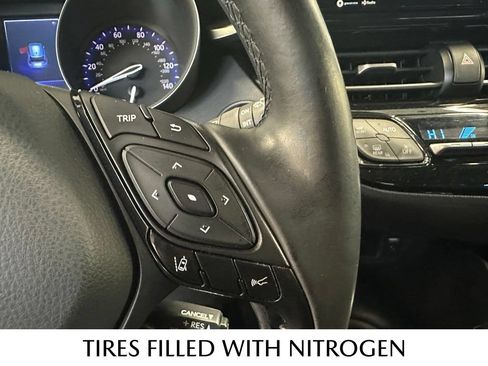 Used 2018 Toyota C-HR XLE FWD image 24