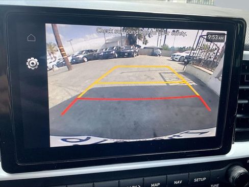 Used 2023 Hyundai Venue Limited FWD image 21