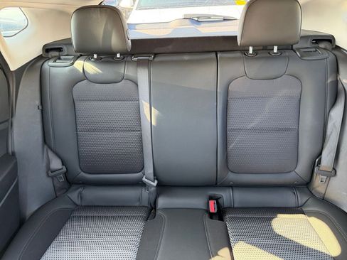 Used 2025 Chevrolet Trax LT image 36