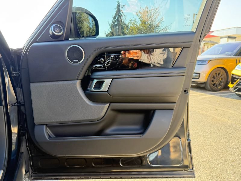 Used 2020 Land Rover Range Rover HSE AWD/4WD image 30