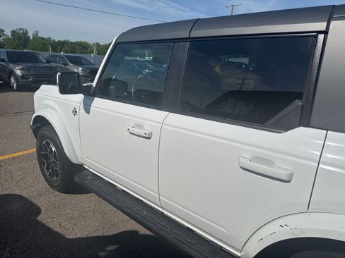 Used 2023 Ford Bronco Outer Banks AWD/4WD image 16