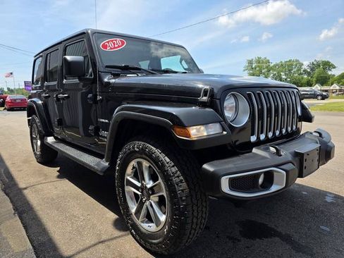 Used 2020 Jeep Wrangler Unlimited Sahara w/ Dual Top Group AWD/4WD image 2