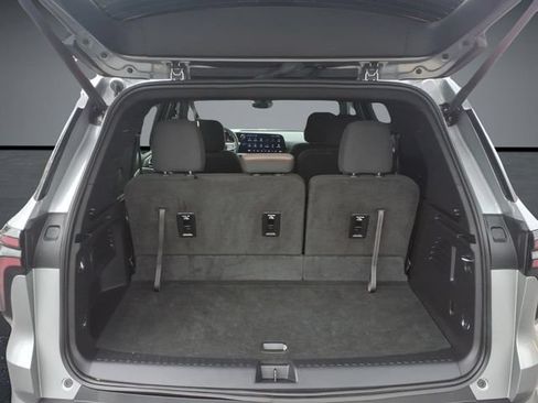 Used 2026 Chevrolet Traverse LT w/ Driver Confidence Package FWD image 32