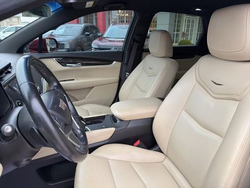 Used 2019 Cadillac XT5 FWD image 9