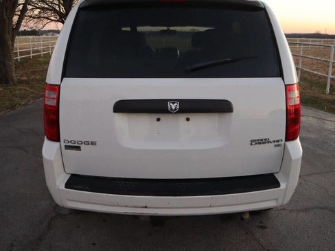 Used 2010 Dodge Grand Caravan SE w/ Climate Group image 10