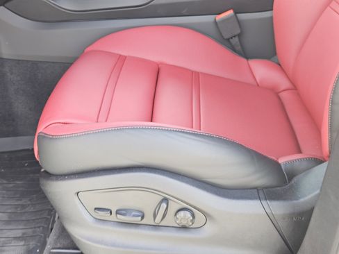 Certified 2026 Porsche Cayenne Turbo image 23