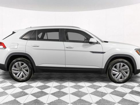 Used 2023 Volkswagen Atlas Cross Sport SE AWD/4WD image 13