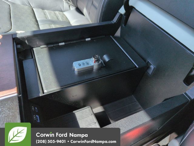 Used 2022 Toyota Tundra Capstone AWD/4WD image 19
