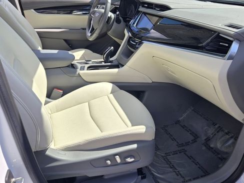 Used 2024 Cadillac XT6 Premium Luxury w/ Technology Package image 16