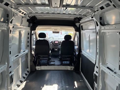 Used 2025 RAM ProMaster 2500 w/ Convenience Group image 35