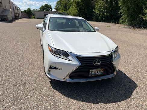 Used 2017 Lexus ES 350 w/ Premium Package FWD image 14