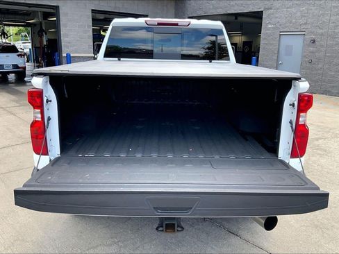 Used 2025 Chevrolet Silverado 2500 LT AWD/4WD image 4
