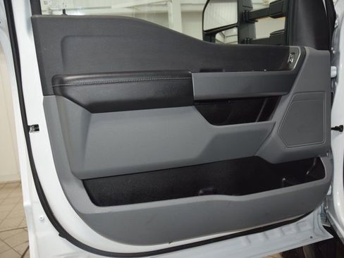 Used 2024 Ford F550 4x4 Crew Cab Super Duty w/ XLT Value Package image 36