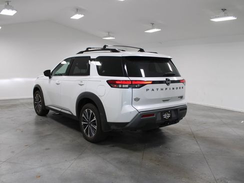 Used 2026 Nissan Pathfinder Platinum AWD/4WD image 7