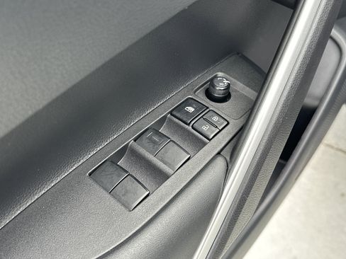 Certified 2024 Toyota Corolla Cross SE image 15