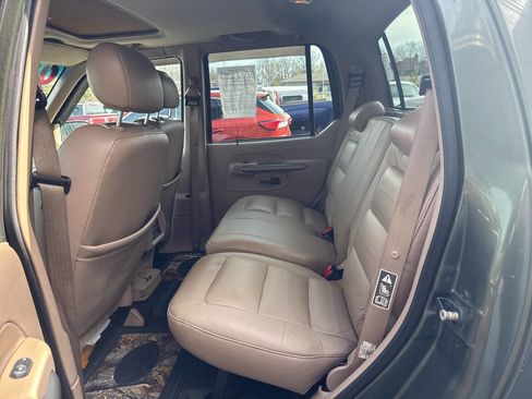 Used 2001 Ford Explorer Sport Trac 4x4 image 16