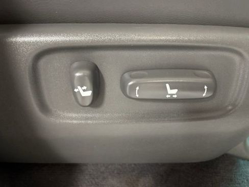Used 2009 Toyota Land Cruiser AWD/4WD image 33