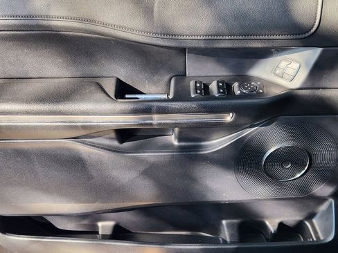 Used 2021 Ford Expedition XLT image 23