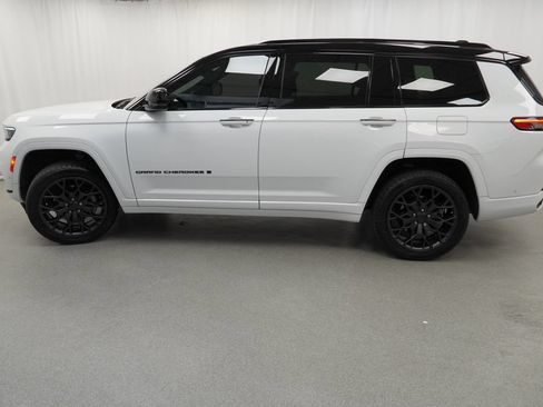 Certified 2025 Jeep Grand Cherokee L Summit AWD/4WD image 16