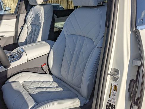 New 2026 BMW X7 xDrive40i image 15