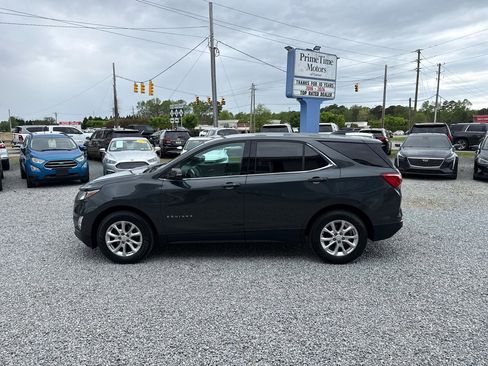 Used 2018 Chevrolet Equinox LT image 2