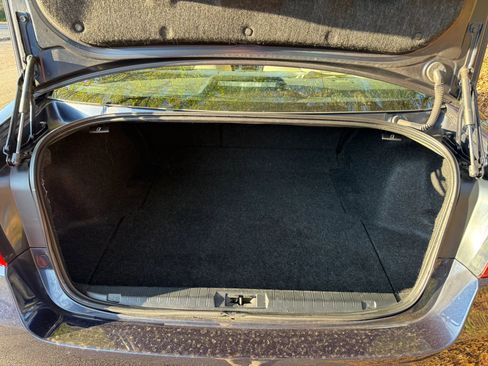 Used 2018 Subaru Legacy 2.5i Premium w/ Eyesight & BSD & Rcta & HBA image 9