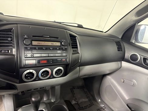 Used 2009 Toyota Tacoma Base image 16