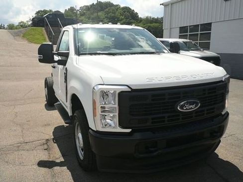 New 2026 Ford F350 XL AWD/4WD image 3