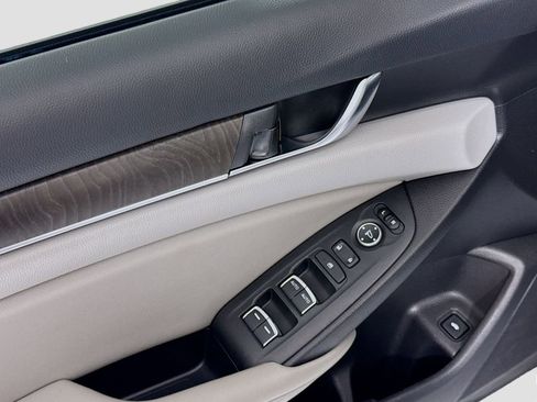 Certified 2020 Honda Accord EX image 23