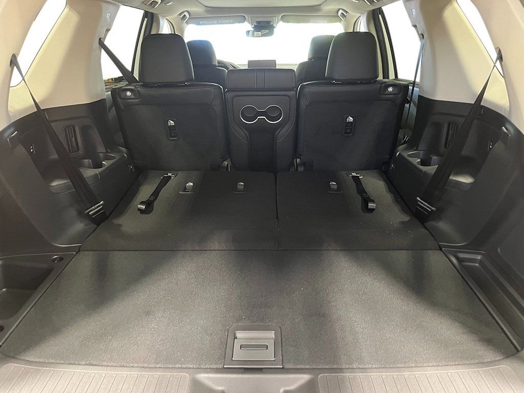 Used 2025 Honda Pilot Touring image 28