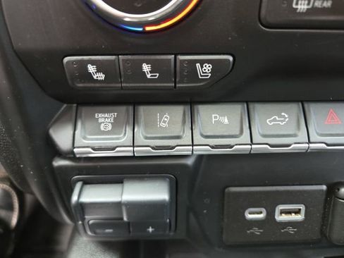 Used 2021 Chevrolet Silverado 2500 High Country w/ Z71 Off-Road Package image 17