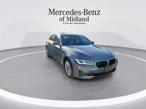 Used 2023 BMW 530i image 2