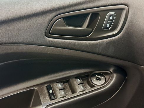 Used 2018 Ford Escape S image 15