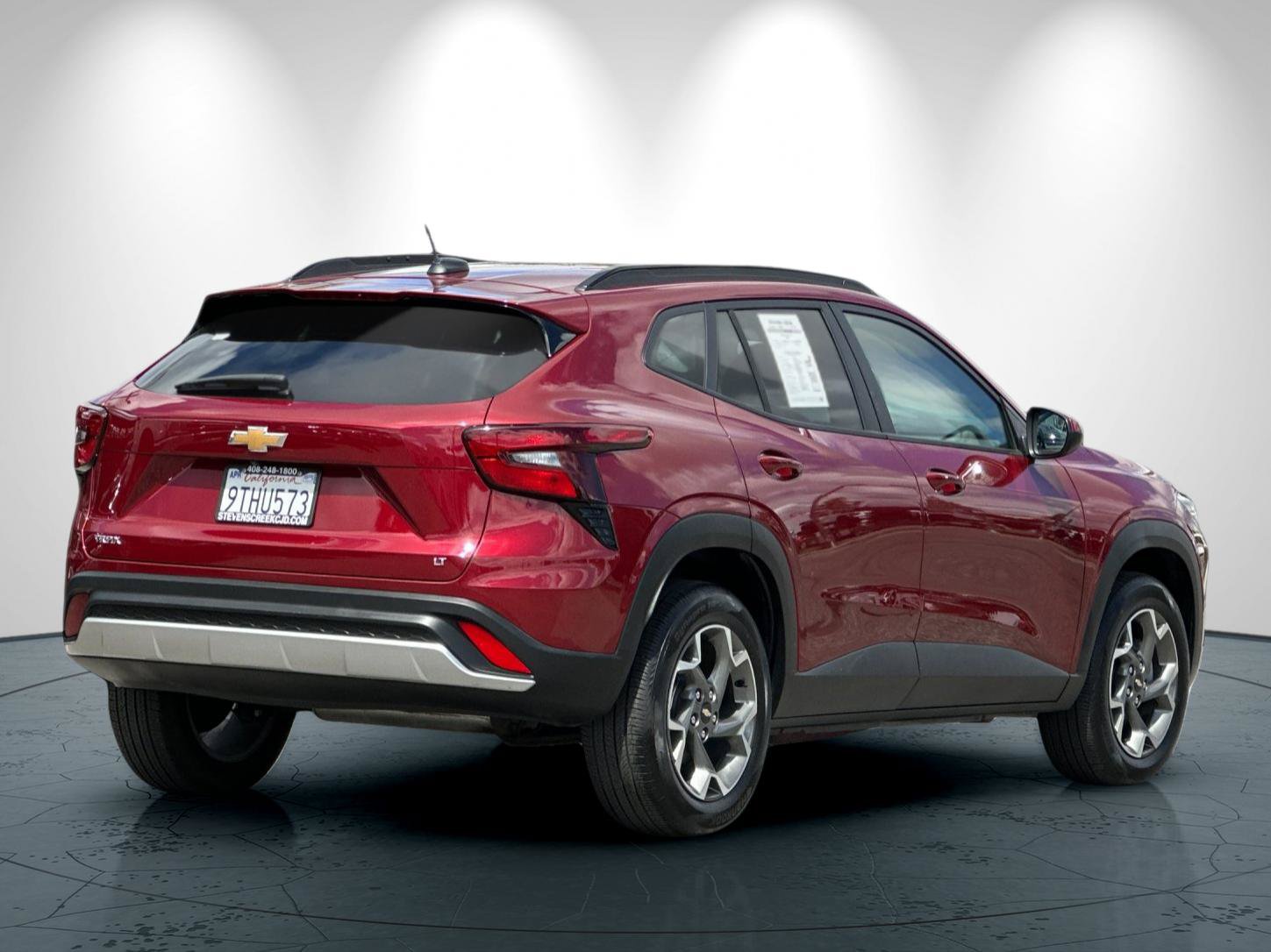 Used 2025 Chevrolet Trax LT w/ LT Convenience Package FWD image 4