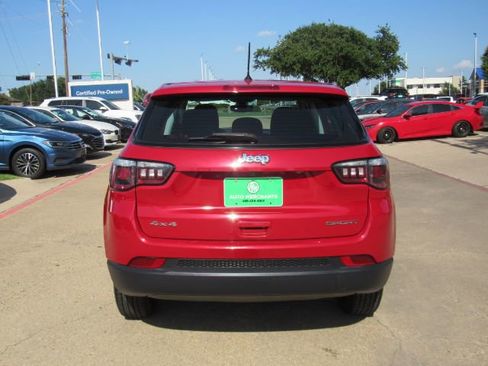 Used 2018 Jeep Compass Sport image 7