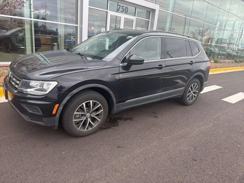 Used 2020 Volkswagen Tiguan SE FWD image 18