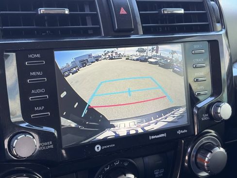 Used 2020 Toyota 4Runner TRD Off-Road Premium AWD/4WD image 31