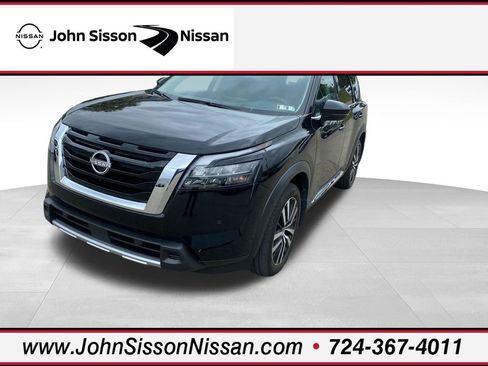 Used 2025 Nissan Pathfinder Platinum w/ Cargo Package AWD/4WD image 1