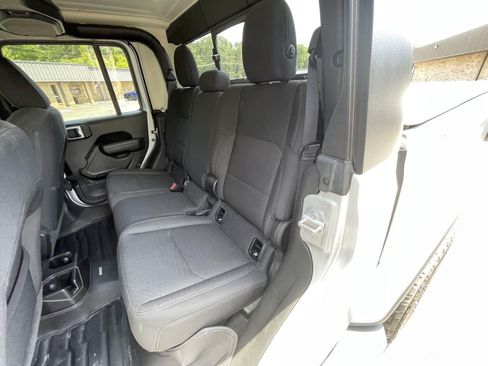 Used 2022 Jeep Gladiator Sport AWD/4WD image 38