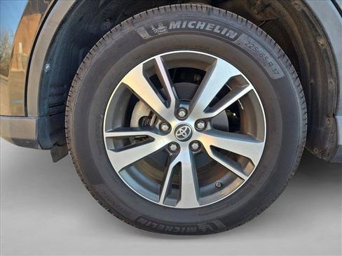 Used 2017 Toyota RAV4 XLE image 21