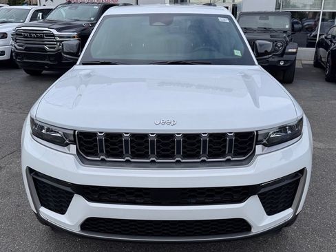 New 2026 Jeep Grand Cherokee L Limited AWD/4WD image 2