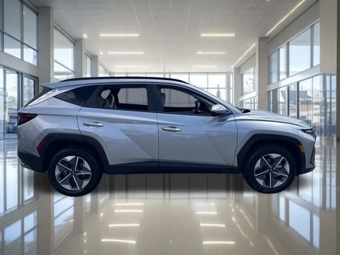 Certified 2025 Hyundai Tucson SEL AWD/4WD image 3