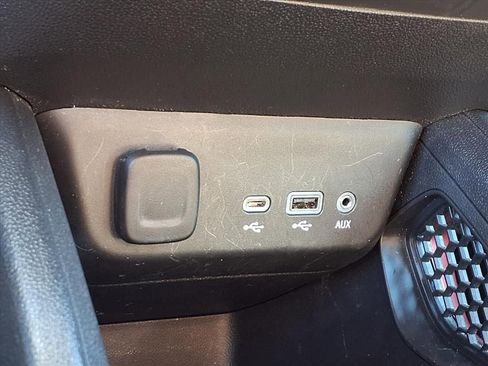 Used 2023 Chevrolet TrailBlazer RS image 9