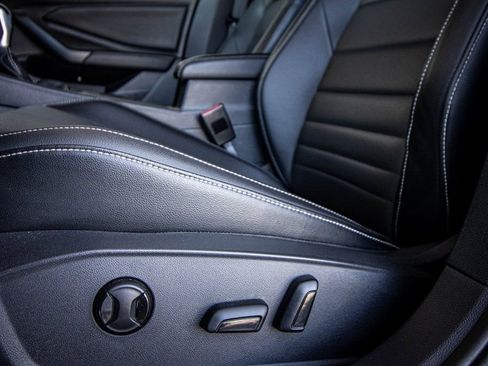 Used 2022 Volkswagen Jetta SE image 26