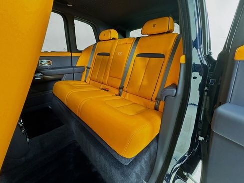 Certified 2025 Rolls-Royce Cullinan Black Badge w/ Leather Finishing Pack AWD/4WD image 24
