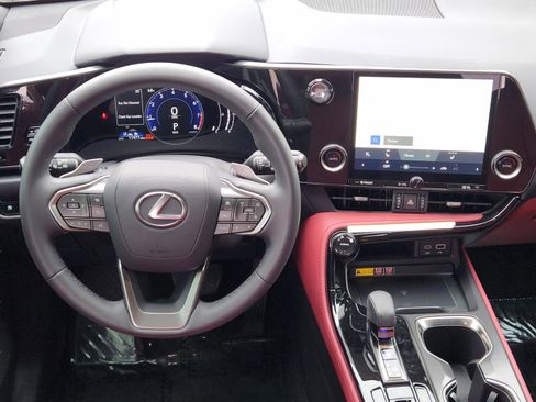 Certified 2025 Lexus NX 250 FWD w/ Accessory Package (Z1) image 10
