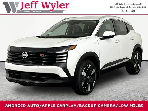 Used 2025 Nissan Kicks SR FWD image 1
