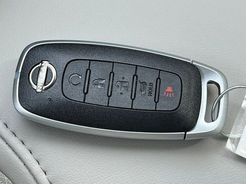 New 2026 Nissan Pathfinder SL image 34