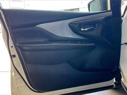 Used 2023 Nissan Murano SV image 22