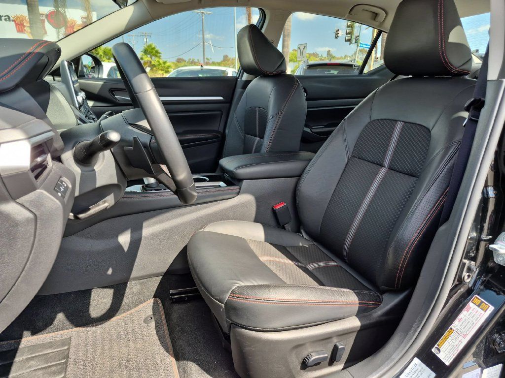 Used 2025 Nissan Altima 2.5 SR FWD image 24